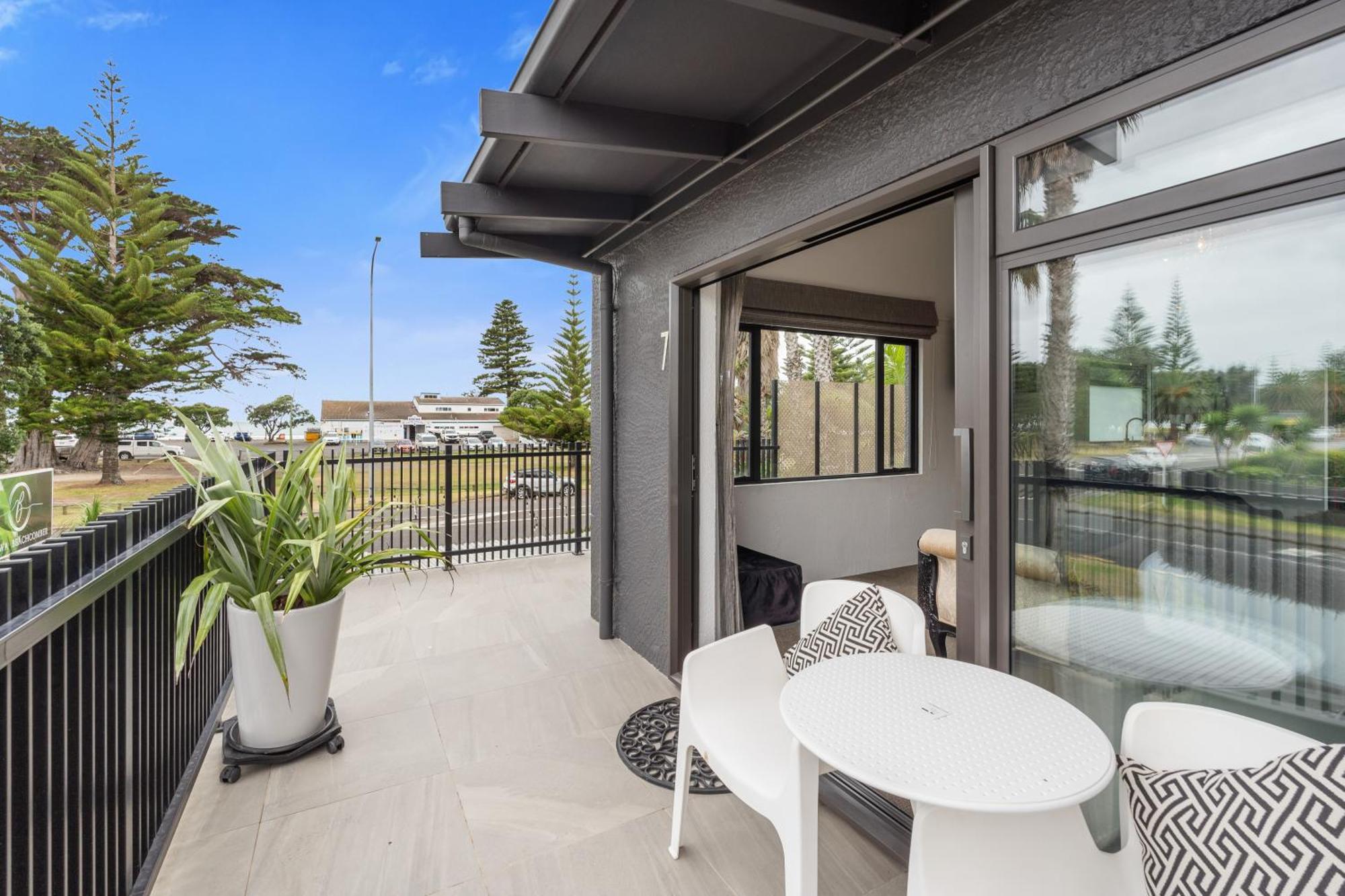 Orewa Beachcomber Экстерьер фото